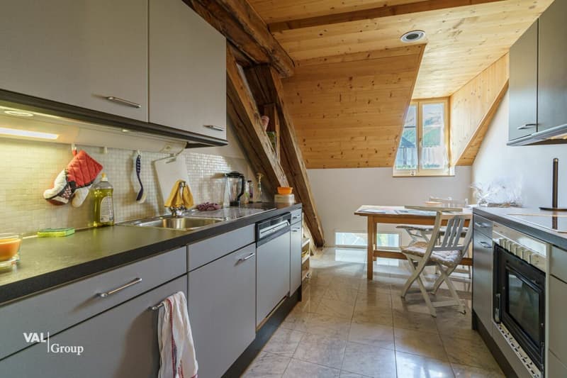 Attrayant attic avec galerie et norme de construction de haute qualité (4)