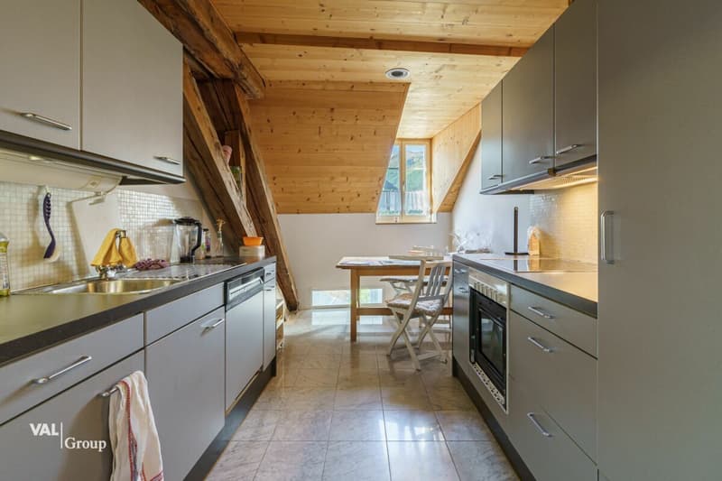 Attrayant attic avec galerie et norme de construction de haute qualité (3)
