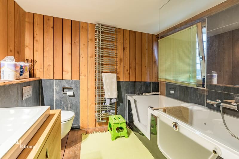 Appartement rénové au sommet dans le cœur d'Eischoll incl. 3 places de parking extérieures (9)