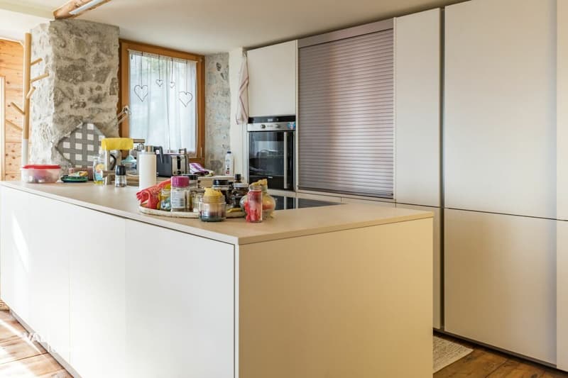 Appartement rénové au sommet dans le cœur d'Eischoll incl. 3 places de parking extérieures (5)