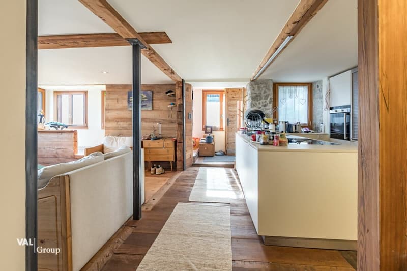 Appartement rénové au sommet dans le cœur d'Eischoll incl. 3 places de parking extérieures (3)