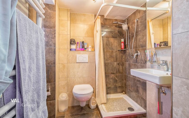 Modernisierte 3.5-Zimmer-Wohnung im Herzen von Glis (7)