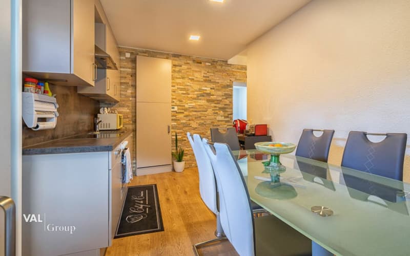 Modernisierte 3.5-Zimmer-Wohnung im Herzen von Glis (3)