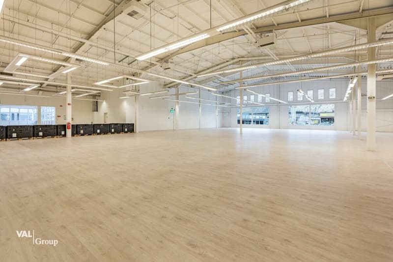 Vaste hale commerciale à Eyholz - polyvalente et idéalement connectée (3)