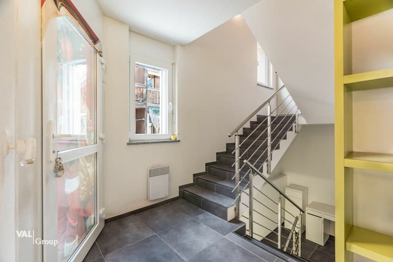Spacious house with two units and building land (9)