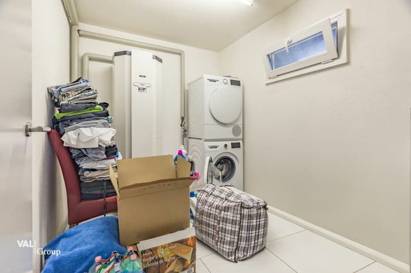 Spacious house with two units and building land (25)
