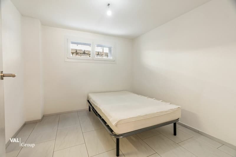 grosszügiges Haus mit zwei Einheiten und Baulandparzelle (23)
