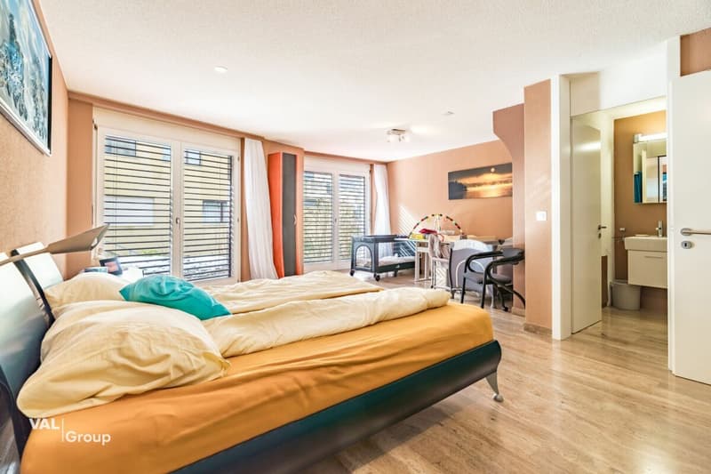 Exclusive 5.5-room terrace apartment with lift directly into the apartment - privileged view location in Visp (9)