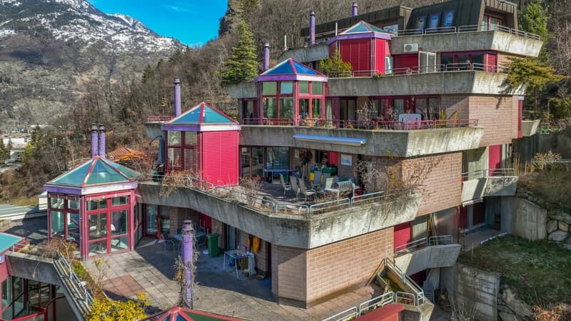 Exclusive 5.5-room terrace apartment with lift directly into the apartment - privileged view location in Visp (2)