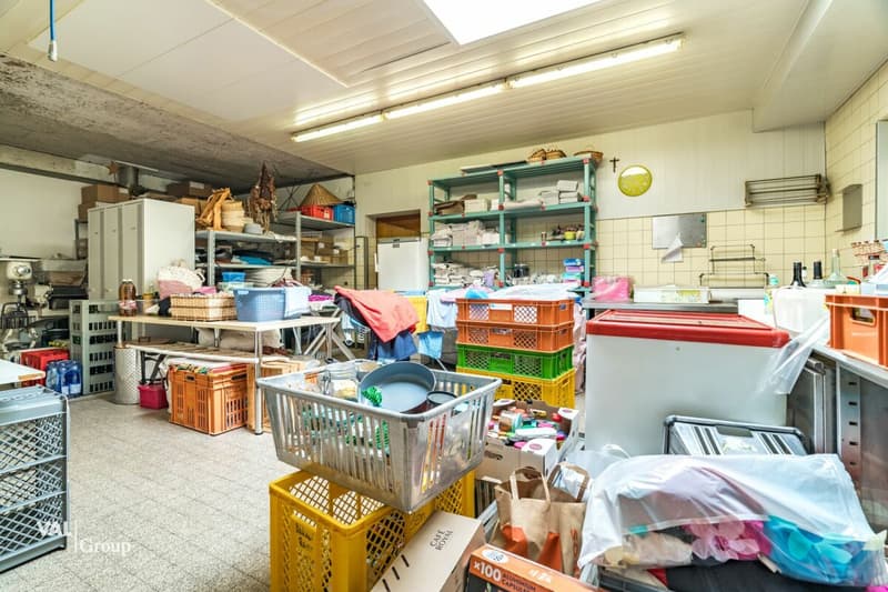 Gewerberäumlichkeiten mit Charme und Potential im Zentrum von Raron (8)