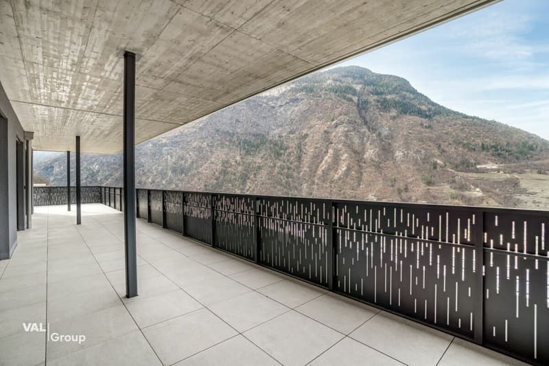 Unique 4.5-room attic apartment in Visp - modern living with the best view (14)
