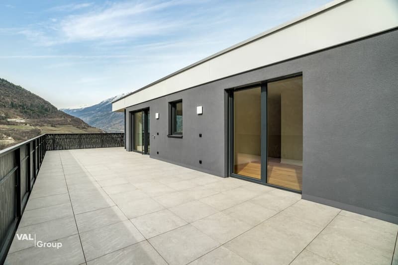 Unique 4.5-room attic apartment in Visp - modern living with the best view (15)