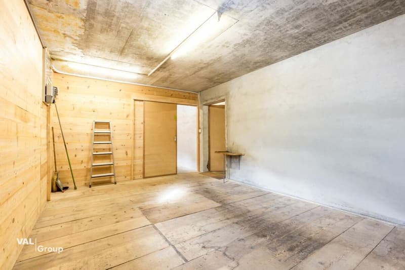Commercial premises to renovate with potential for creating housing (9)