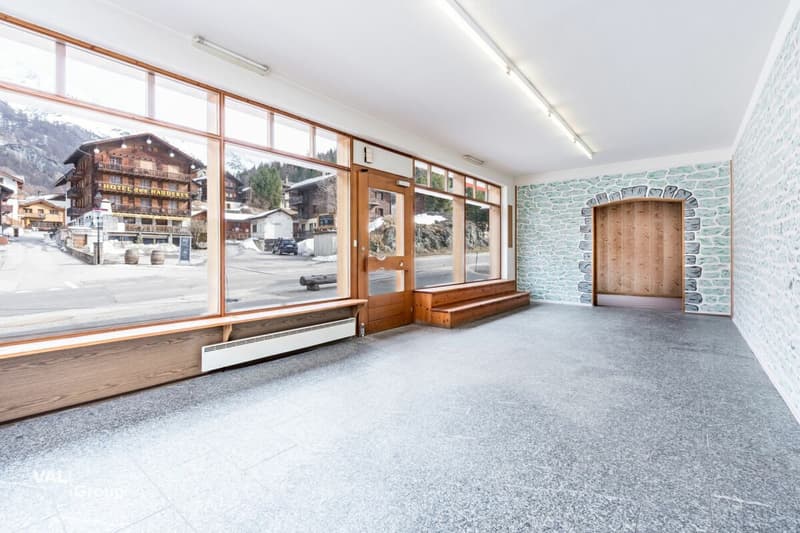 Commercial premises to renovate with potential for creating housing (2)