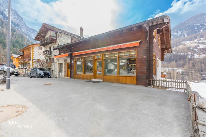 Commercial premises to renovate with potential for creating housing (11)