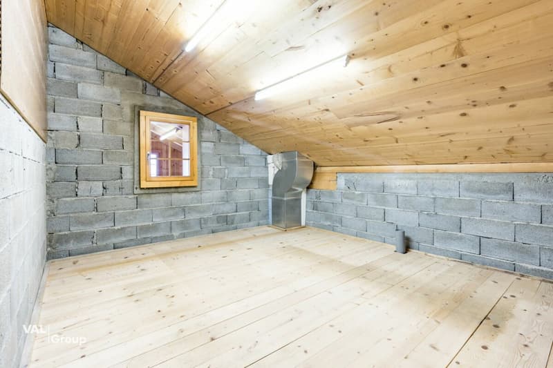 Commercial premises to renovate with potential for creating housing (7)