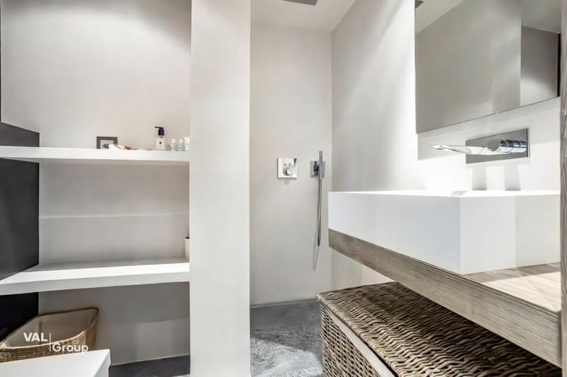 High-end amenities in this renovated apartment (9)