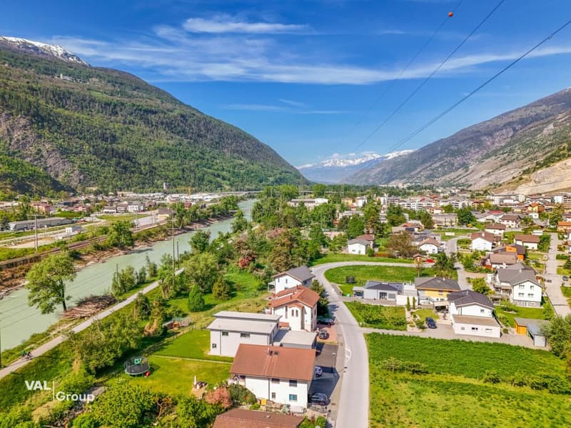 Elegantly renovated 4.5-room apartment in a quiet location in Raron (12)