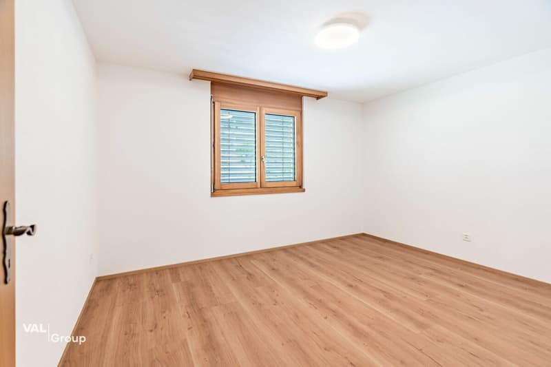 Elegantly renovated 4.5-room apartment in a quiet location in Raron (7)