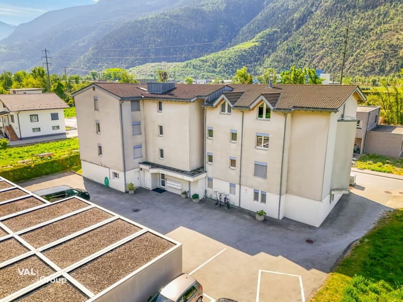 Elegantly renovated 4.5-room apartment in a quiet location in Raron (15)