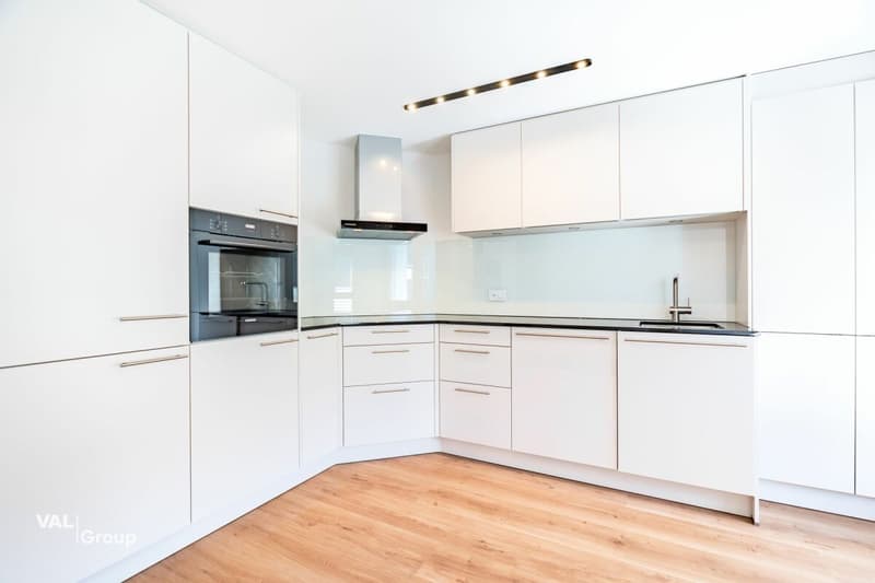 Elegantly renovated 4.5-room apartment in a quiet location in Raron (3)