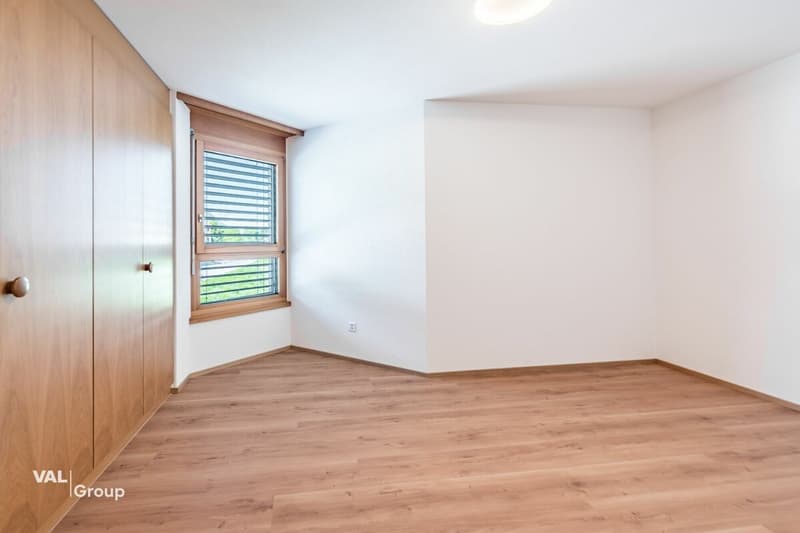 Elegantly renovated 4.5-room apartment in a quiet location in Raron (4)