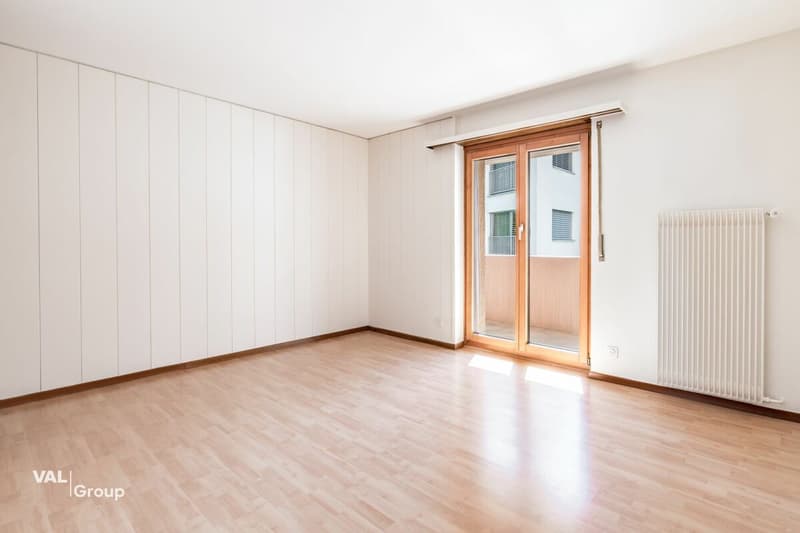 Spacious living in a central location in Brig-Glis - with balcony on all sides (9)