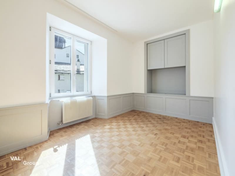 Renovated 4.5-room old building apartment with charm and beautiful garden (6)
