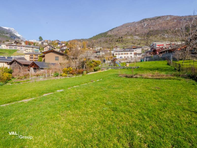 Renovated 4.5-room old building apartment with charm and beautiful garden (15)