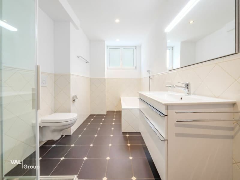 Renovated 4.5-room old building apartment with charm and beautiful garden (8)