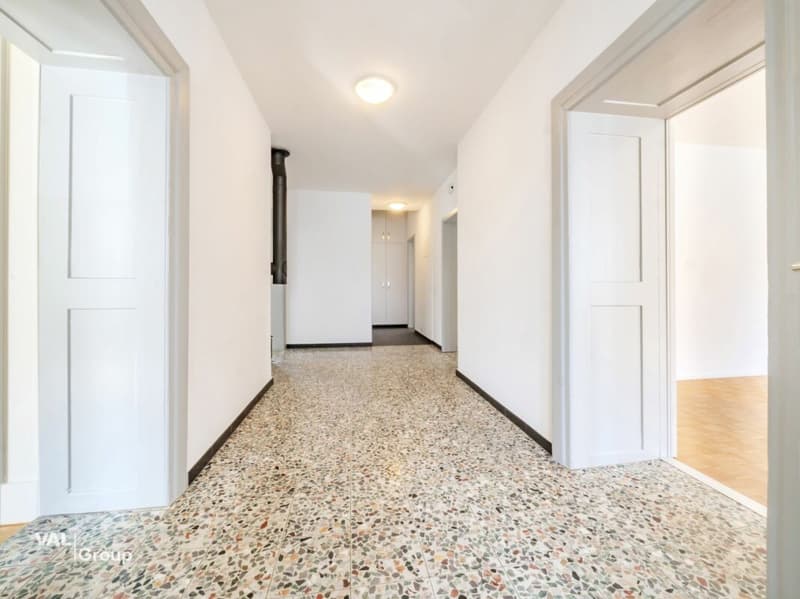 Renovated 4.5-room old building apartment with charm and beautiful garden (9)