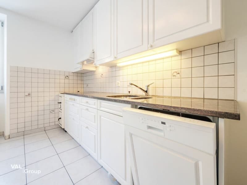 Renovated 4.5-room old building apartment with charm and beautiful garden (4)