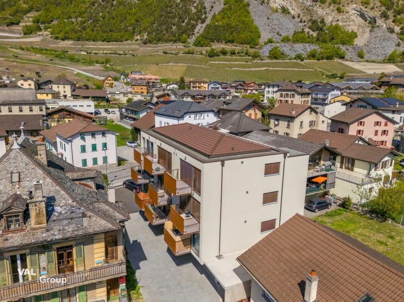 Building with 9 apartments - 4.4% immediate gross return, in the heart of the village (2)