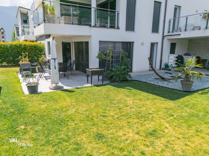 Magnificent duplex 4.5 rooms with garden, terraces and underground parking space included (11)