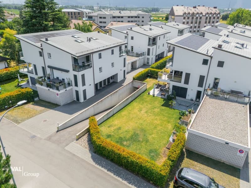 Magnificent duplex 4.5 rooms with garden, terraces and underground parking space included (13)
