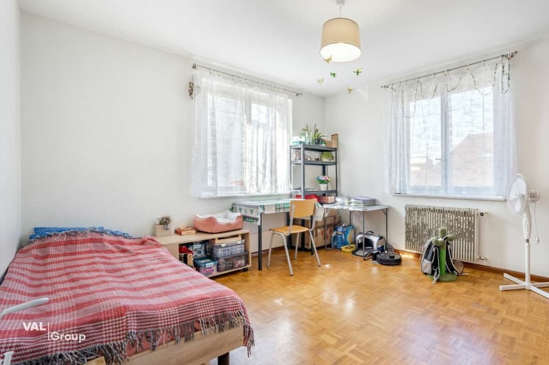 A rare property in the heart of Champsec, between yield and potential (5)