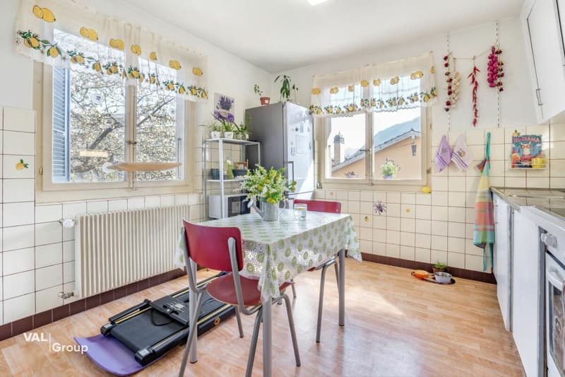 A rare property in the heart of Champsec, between yield and potential (4)