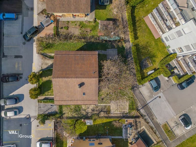 A rare property in the heart of Champsec, between yield and potential (2)
