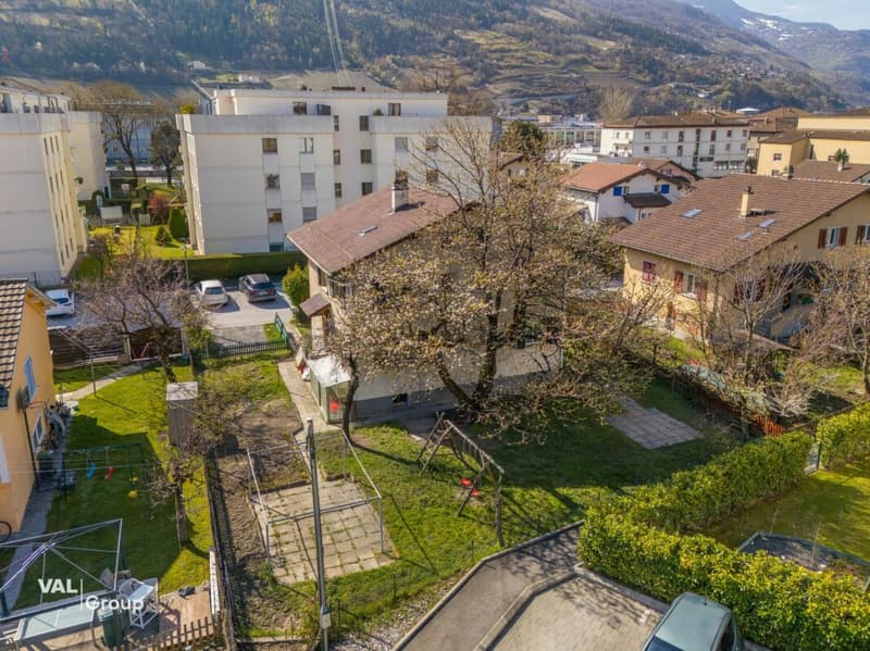 A rare property in the heart of Champsec, between yield and potential (16)