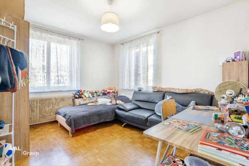 A rare property in the heart of Champsec, between yield and potential (3)
