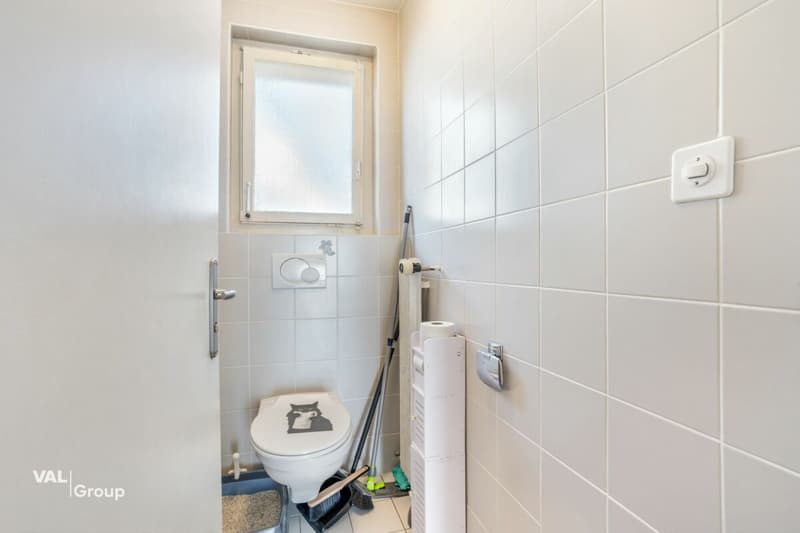 A rare property in the heart of Champsec, between yield and potential (13)
