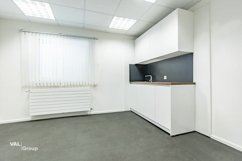Moderne Gewerbehalle im Fachmarkt «Dreispitz» (6)