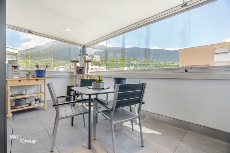 A home with quality, comfort, and excellent location (13)
