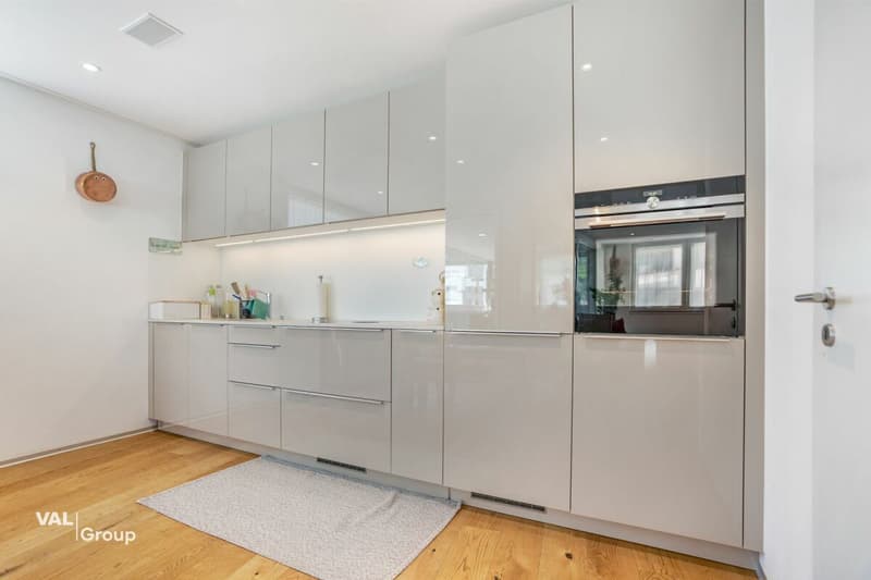 A home with quality, comfort, and excellent location (6)