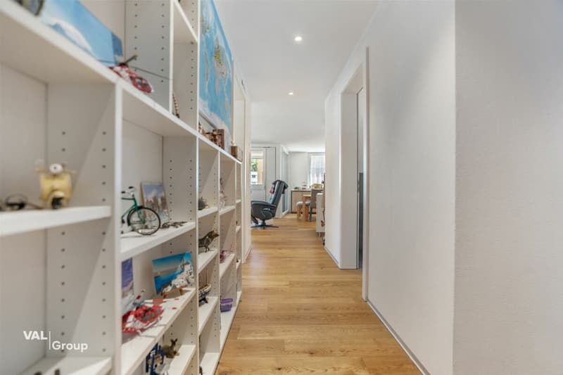 A home with quality, comfort, and excellent location (9)