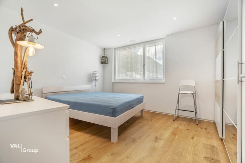 A home with quality, comfort, and excellent location (7)