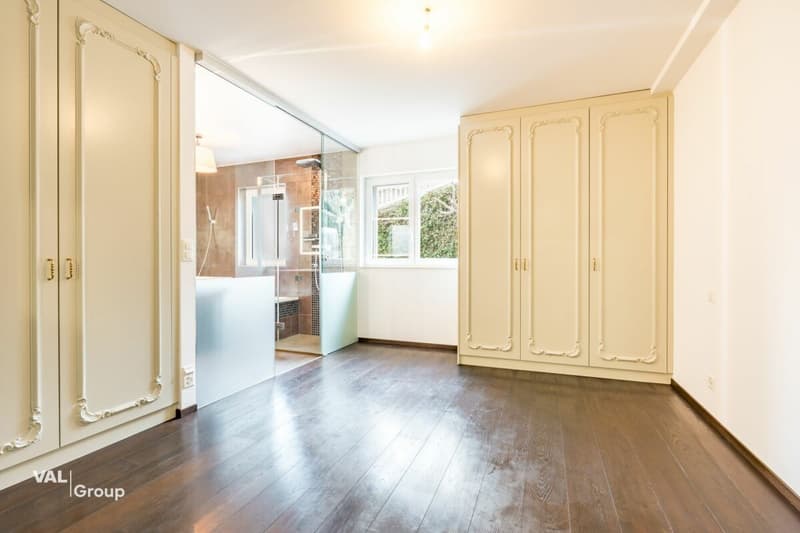 Spacious apartment in a two-unit house (6)