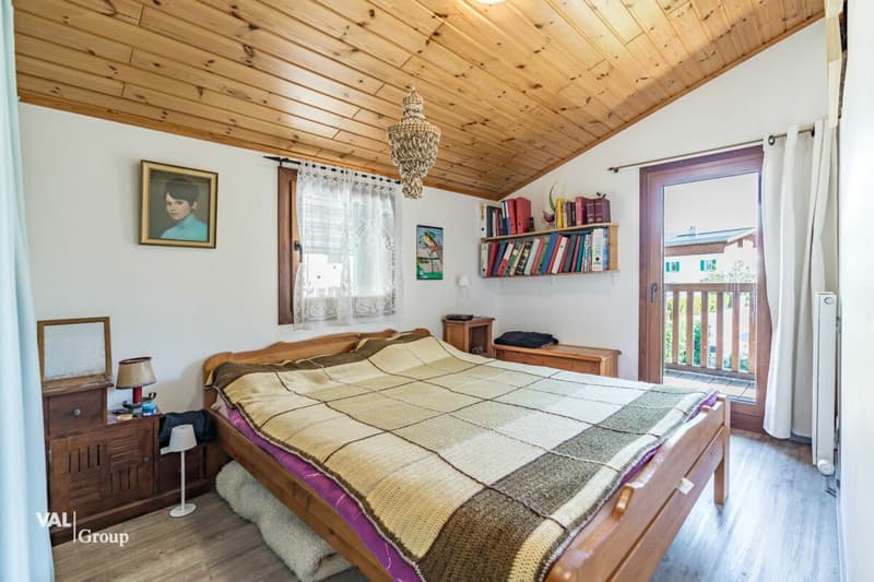 Charming small chalet with spacious garden, in the heart of the village (6)