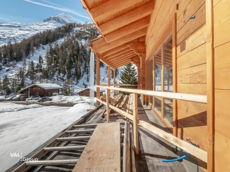 Charming chalet with alpine elegance in a breathtaking setting (2)