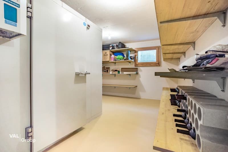 Your retreat with pool, view and plenty of privacy (23)